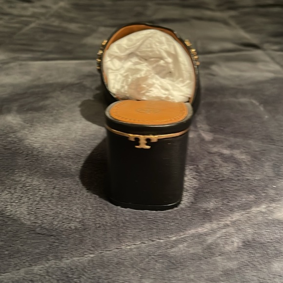 Tory Burch Martine 55mm Slide
Color: Perfect Black / Black Diamond- Like New! - Picture 8 of 13